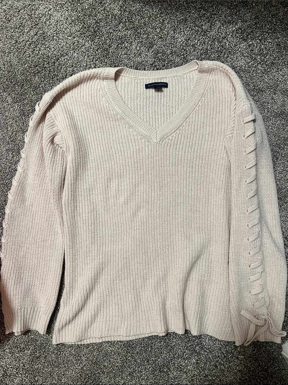 American Eagle V-Neck Sweater - Cream